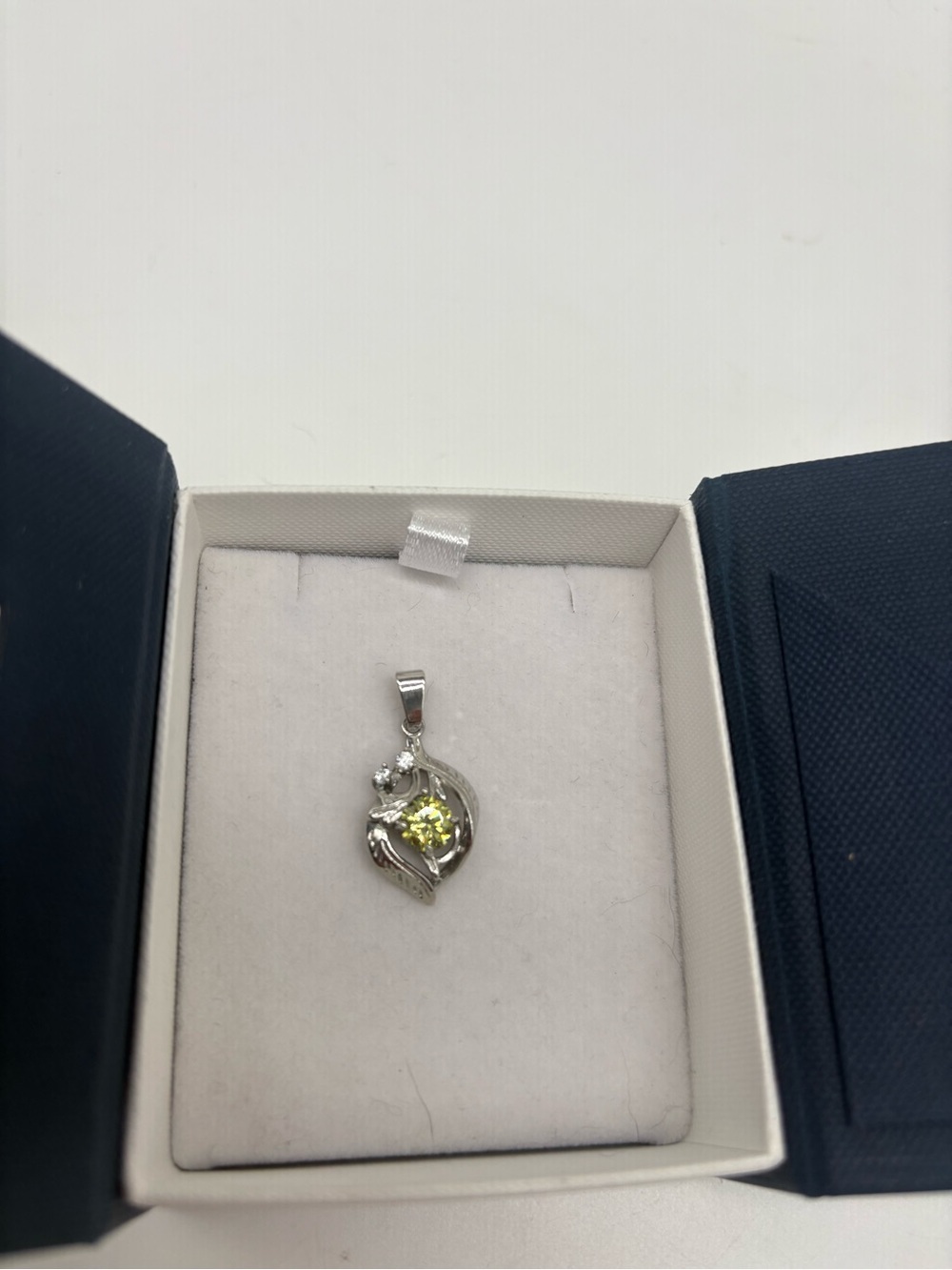 Silver Leaf Pendant Necklace with Green Gemstones New